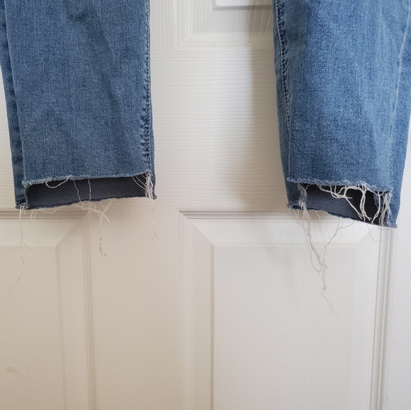 Old Navy Rockstar Skinny Jeans Raw Hem - Picture 3 of 5